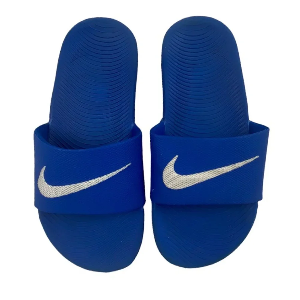 Nike Boy's Blue Slides Swoosh Sandals Waterproof Rubber size 1 Youth - Picture 1 of 3
